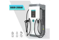 带有CCS2连接器的电动汽车快速充电站