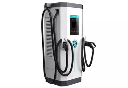 带CCS2和GB/T直流连接器的电动汽车充电站90kW